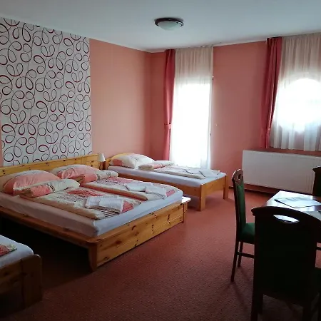 Medgyaszay Panzio Bed & Breakfast